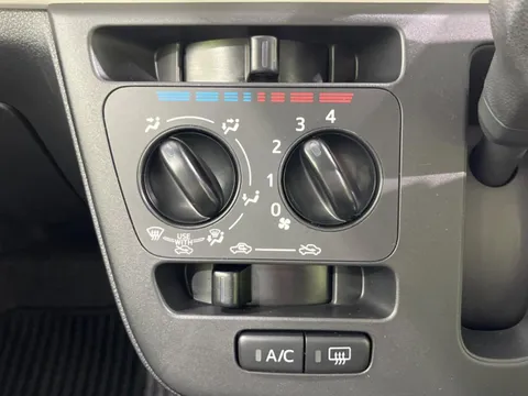 Daihatsu Mira Tocot
