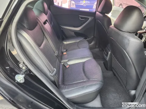 Hyundai Elantra (Avante)