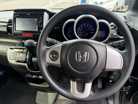 Honda N-BOX Custom
