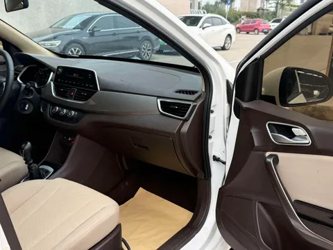 Baojun 310W