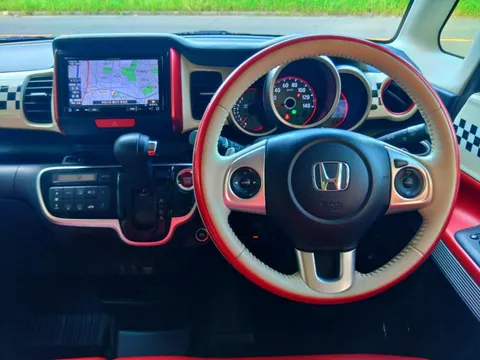 Honda N-BOX Slash