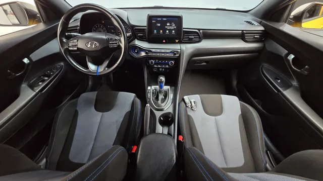 Hyundai Veloster