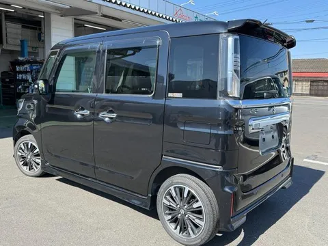 Suzuki Spacia