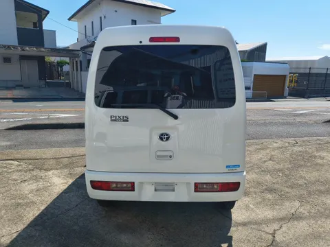 Toyota Pixis Van