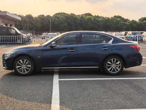 Infiniti Q50L