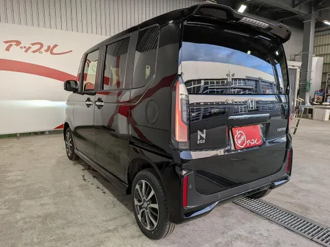 Honda N-BOX Custom