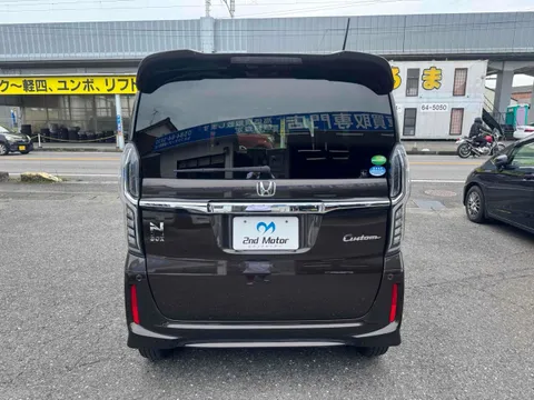 Honda N-BOX Custom