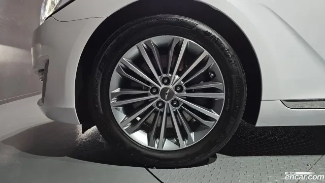 Genesis G90 (EQ900)