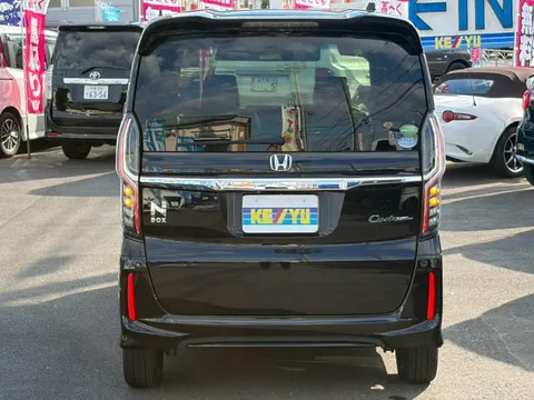 Honda N-BOX Custom