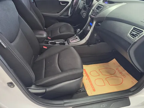 Hyundai Elantra (Avante)