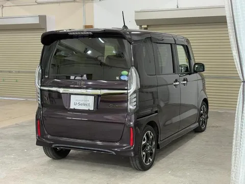 Honda N-BOX Custom