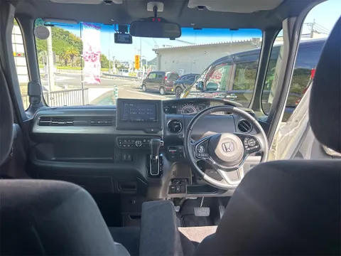 Honda N-BOX Custom