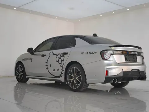 Lynk & Co 03