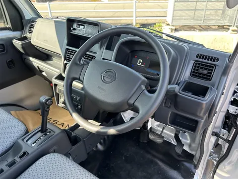 Nissan Clipper Truck