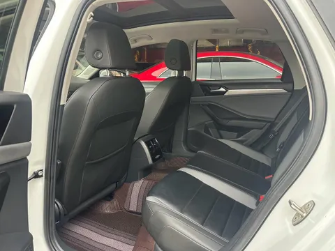 Volkswagen Sagitar