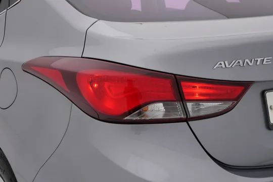 Hyundai Elantra (Avante)