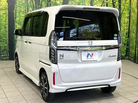 Honda N-BOX Custom