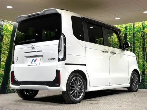 Honda N-BOX Custom