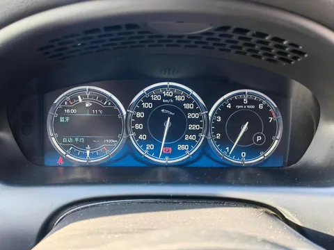 Jaguar XJ