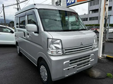 Mitsubishi Minicab Van