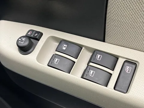Daihatsu Mira Tocot