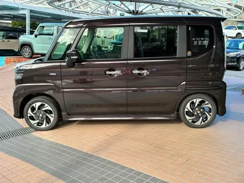 Suzuki Spacia