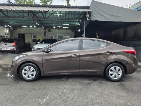 Hyundai Elantra (Avante)