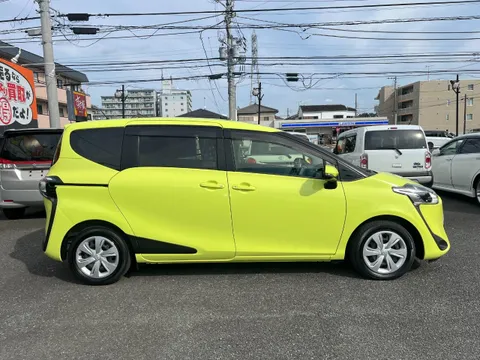 Toyota Sienta