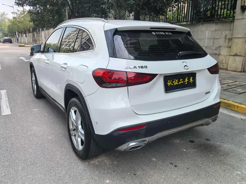 Mercedes-Benz Mercedes-Benz GLA