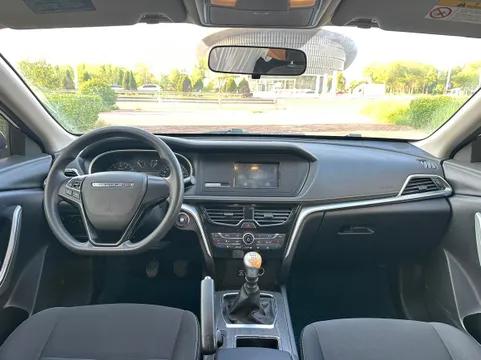 Venucia T90