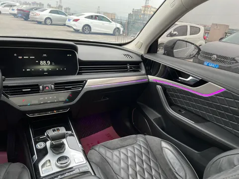 Hongqi HS5