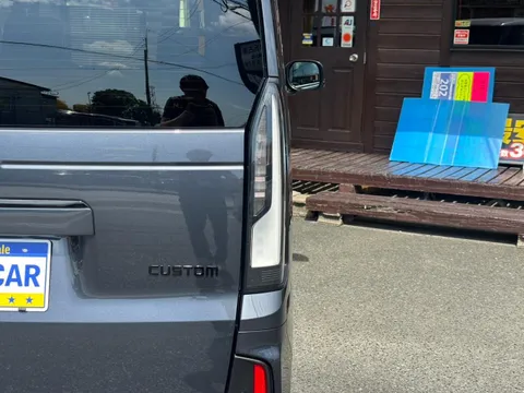 Honda N-BOX Custom