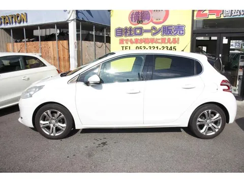 Peugeot 208