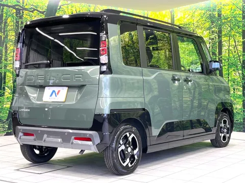 Mitsubishi Delica Mini