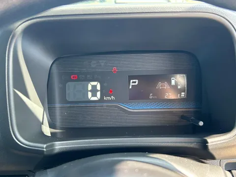 Nissan Clipper Van
