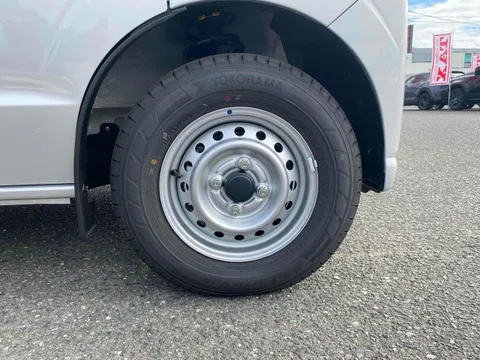 Nissan Clipper Van