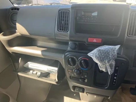 Mitsubishi Minicab Van