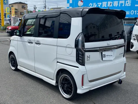 Honda N-BOX Custom