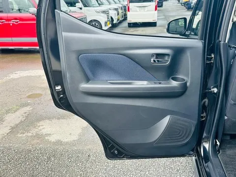 Mitsubishi eK X