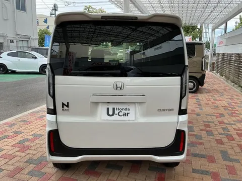 Honda N-BOX Custom