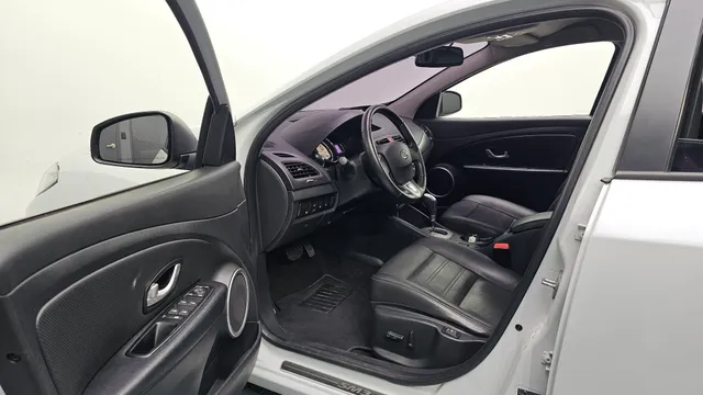 Renault SM3