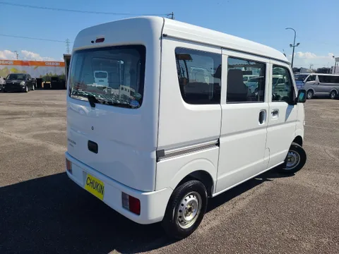 Mitsubishi Minicab Van