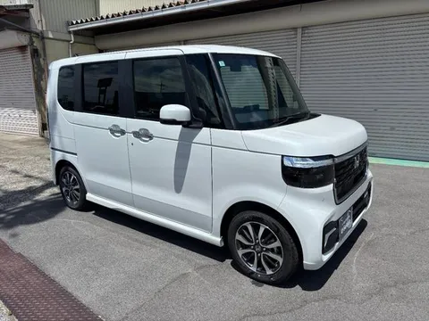 Honda N-BOX Custom