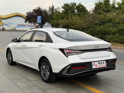 Hyundai Elantra (Avante)