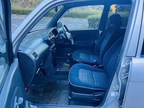 Daihatsu Mira Gino