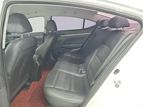 Hyundai Elantra (Avante)