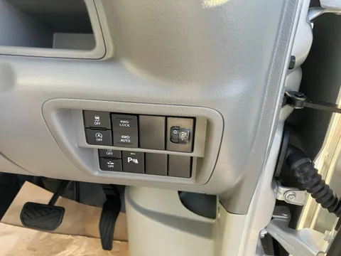 Mitsubishi Minicab Van