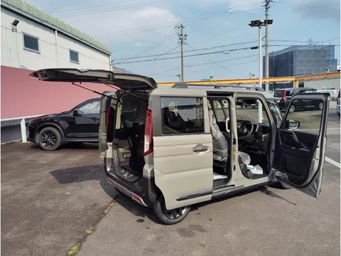 Suzuki Spacia Gear