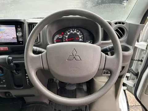 Mitsubishi Minicab Van