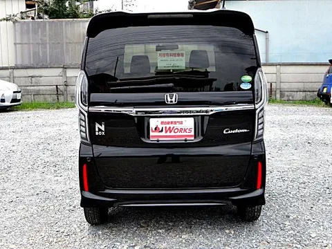 Honda N-BOX Custom